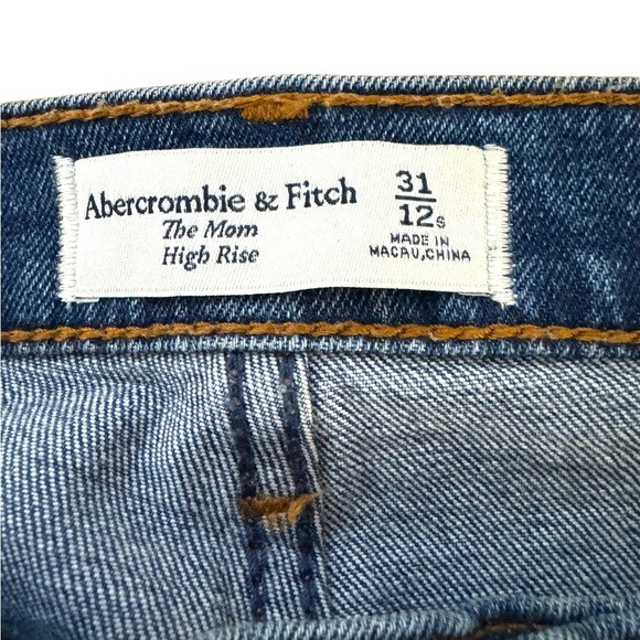 Abercrombie & Fitch The Mom High Rise Cropped Blue Jeans Sz 31/12 Short EUC - Picture 4 of 8
